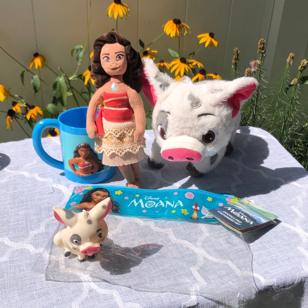 DISNEY Moana lot 3 stuffed plush & plastic action figure toys mug & pencil case